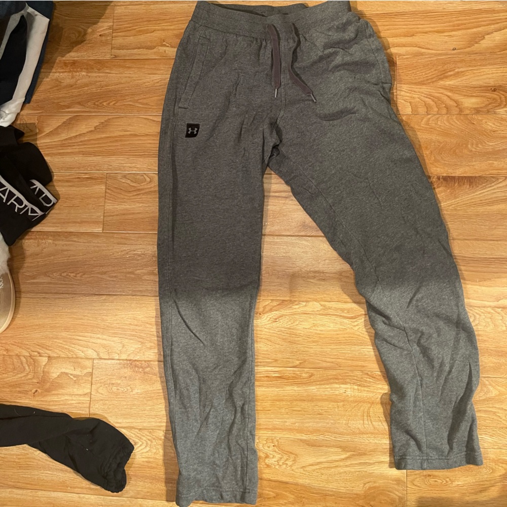 Under armor sweat pants. Size mens medium
